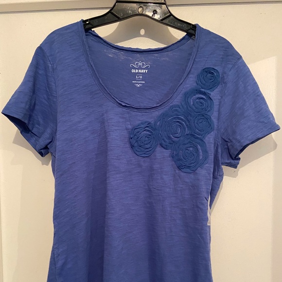 Old Navy T-Shirt with embellishment - Picture 1 of 1